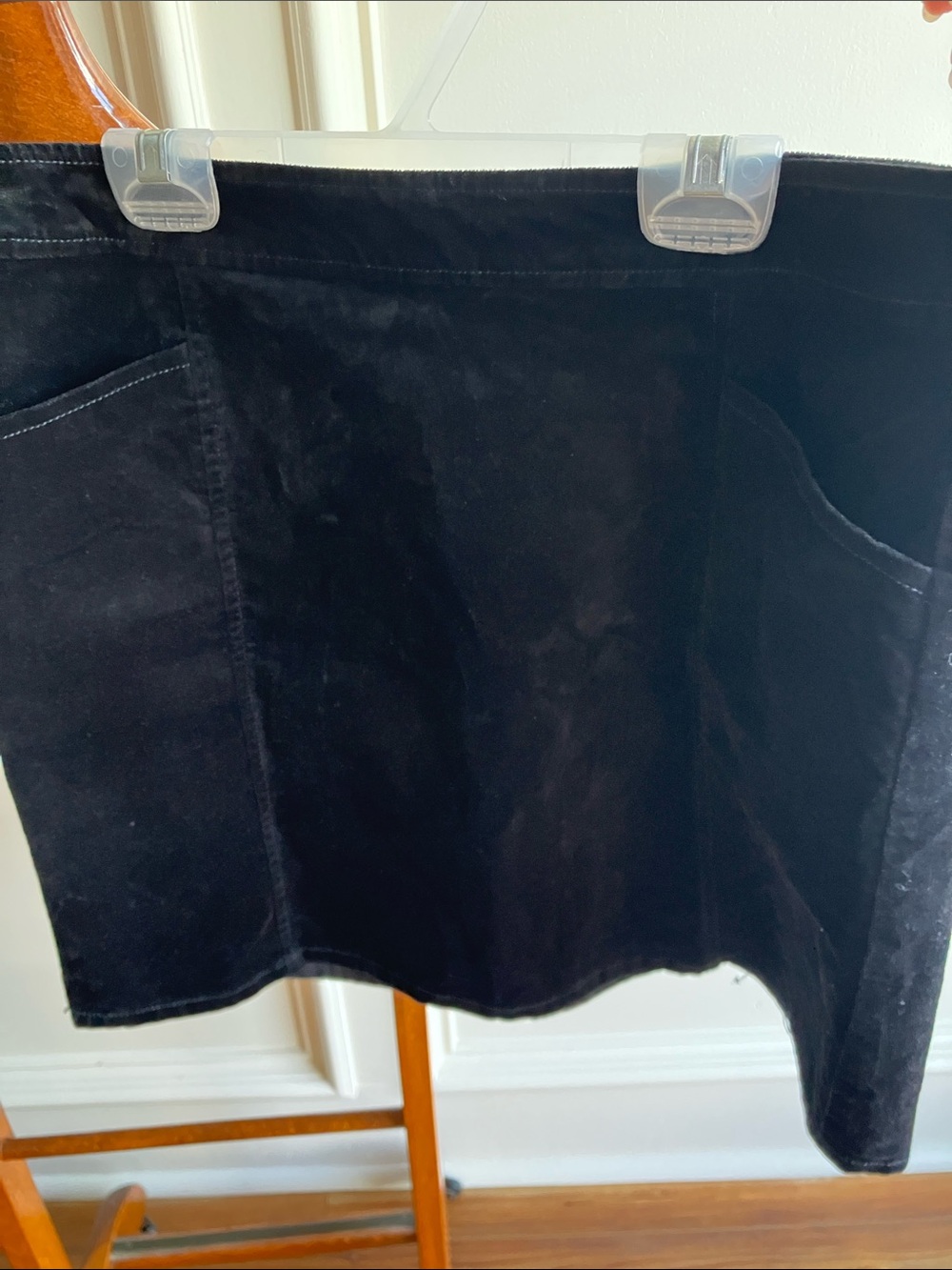 LOFT Black Mini Skirt with Front Panel Pockets
